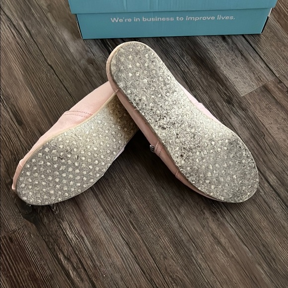 TOMS Pink Canvas Slip-On Shoes - Picture 3 of 3